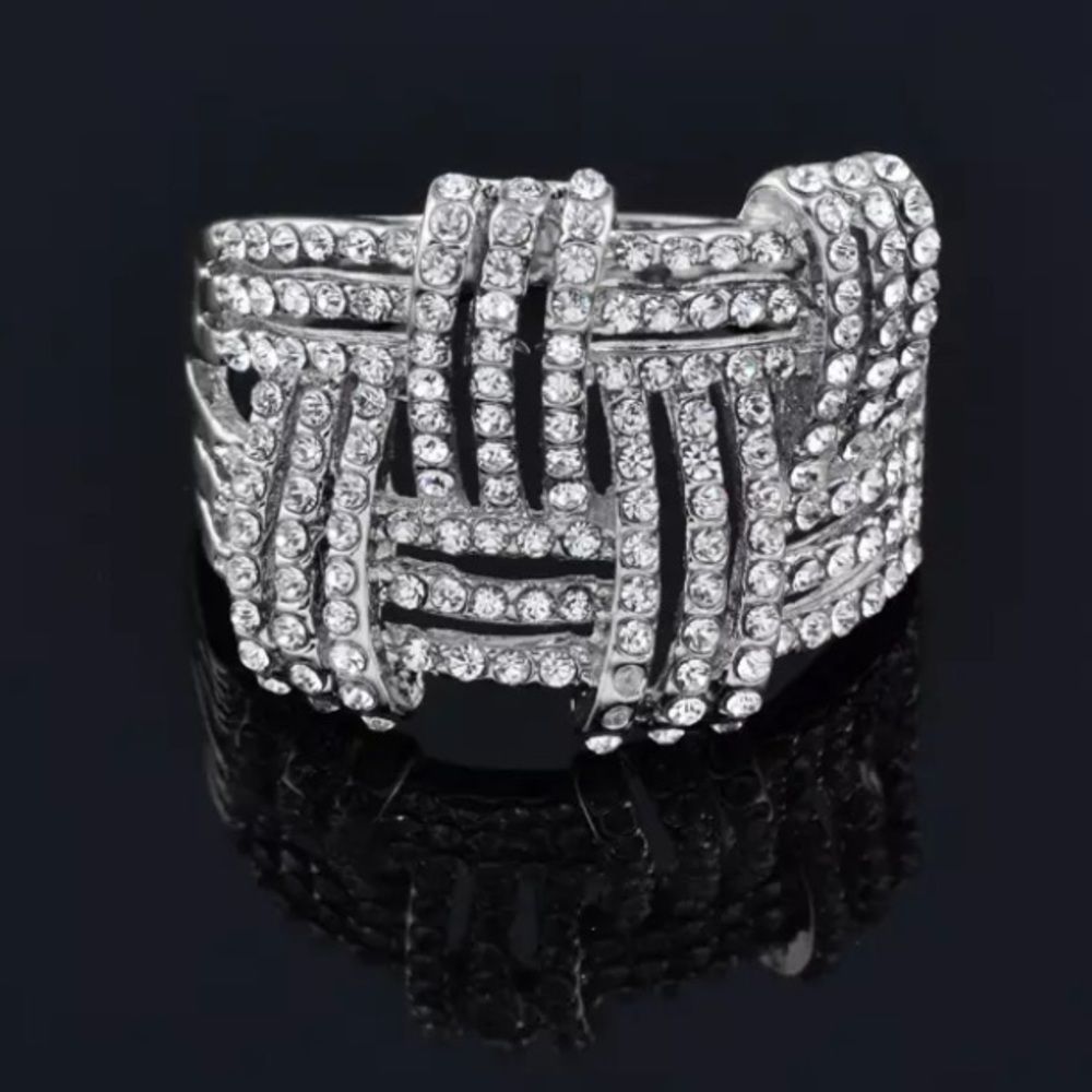 NWT Beautiful Cocktail Ring(size 10) - Picture 3 of 9